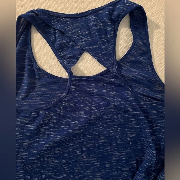 Racerback tank - Picture 3 of 3